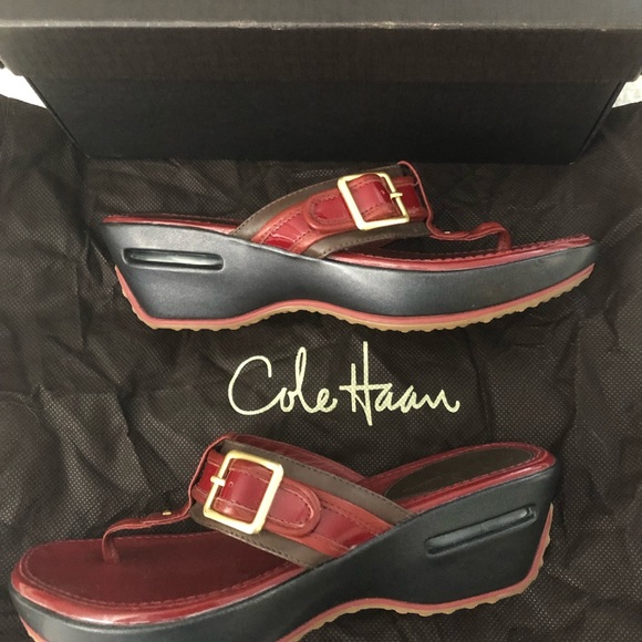 Cole Haan Air Maddy Dk Chocolate/Red Patent Thong Sandals 7B - Picture 3 of 7